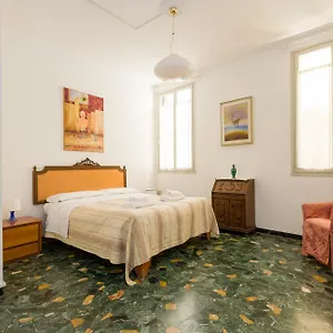 Kyra's House Venise